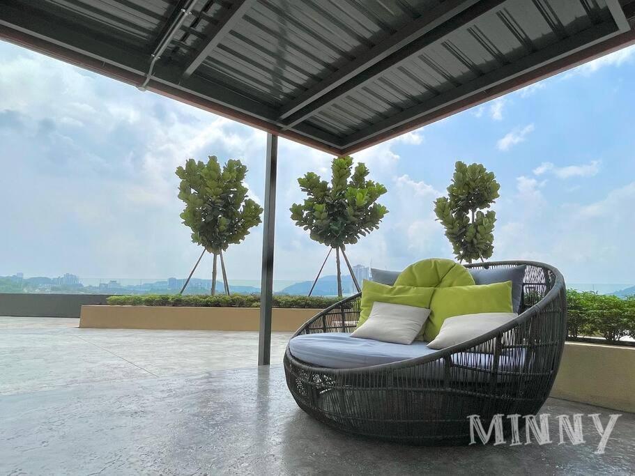 Netizen Near Mrt Couple Balcony Suite #31 Kampong Bukit Dukong المظهر الخارجي الصورة